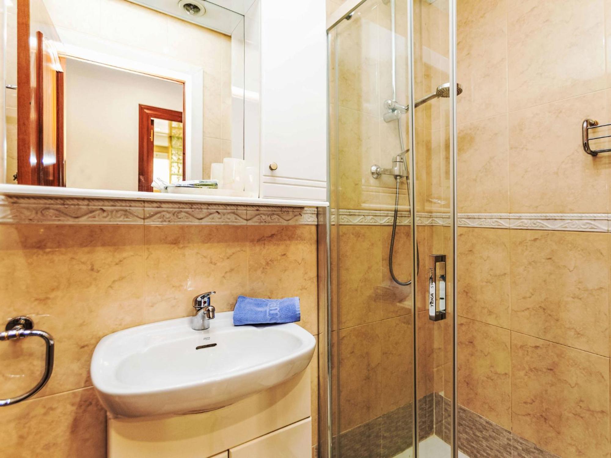 Apartment Sants-Les Corts Galileu By Interhome Barcelona Exteriör bild